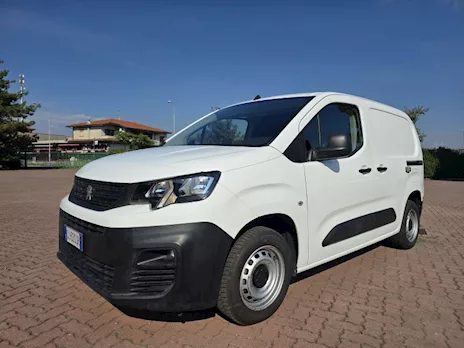 Peugeot Partner 2022 105 CV 1.5 Euro 6D 72.000 Km, peso 2020 kg - Anteprima 2