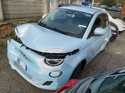 Fiat 500 elettrica sinistrata