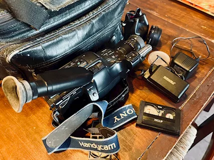 Video Camera Marca Sony Video Hi8 Handycam + Accessori - Foto 3