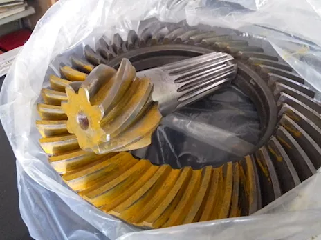 Coppia conica posteriore con 8 e 28 denti per trattore Same