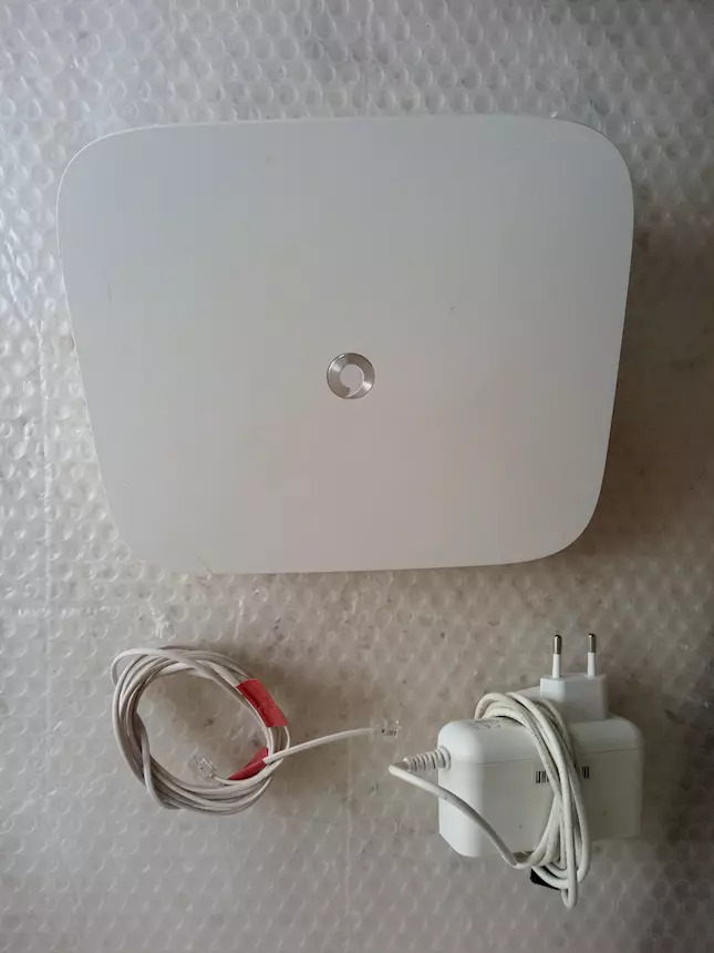 Vodafone Station Revolution, un modem router Wi-Fi dual-band