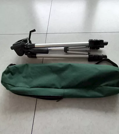 CAVALLETTO TREPPIEDE SL-2111 SUPPORTO FOTOCAMERE VIDEOCAMER, mai usato - Foto 2