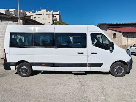 Renault Master 17 posti