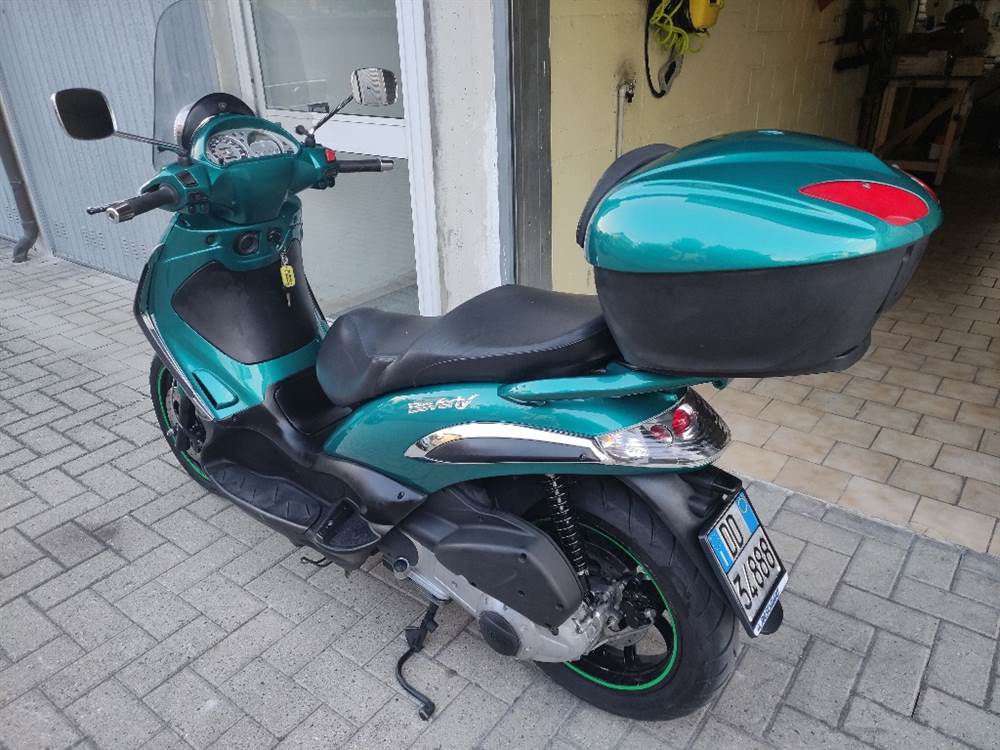 Piaggio Beverly 250 usata a Cassino per € 1.600