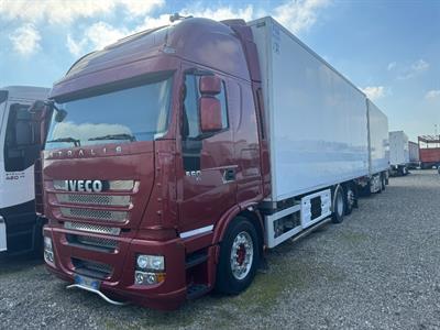 Iveco Stralis 560 frigo con biga