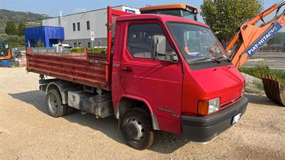 Nissan Trade 100 Ribaltabile Trilaterale