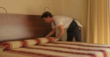 Persona Pulita Ordinata e Profumata per pulire