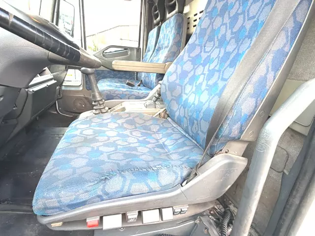 Foto 8Camion Marca Iveco Eurocargo 180e24 k telaio