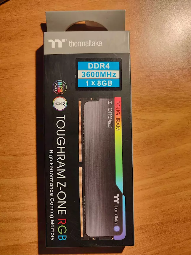 RAM nuova Thermaltake RGB DDR4 8 GB 3600 MHz