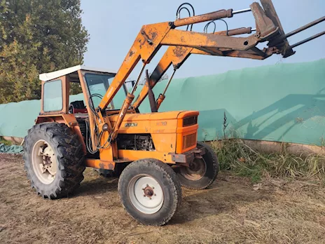 1000 Super 2WD con caricatore frontale