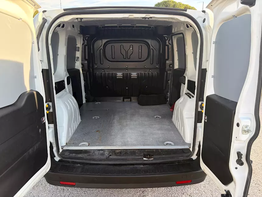 Foto 5FIAT DOBLO 1.6MJT 105CV E6D.I 2022 Km 45000 Euro 6, unico proprietario