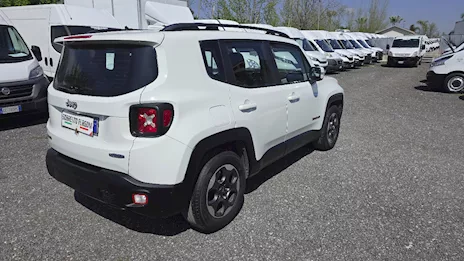 Jeep Renegade 1.6 Mjt 120 CV Longitude Anno 2015 Km 139100, unico proprietario - Anteprima 5