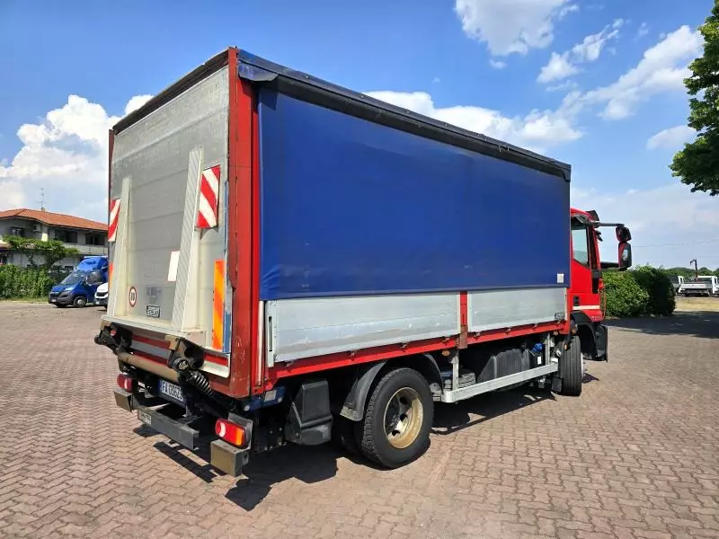 Foto 3 Iveco Eurocargo 120E25P centina 4,8 m e sponda 2015 Euro 6 Centinato