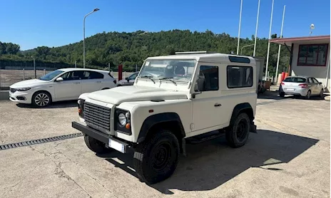 Autocarro Land Rover Defender