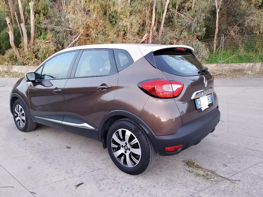 Renault Captur 1500 CV90 Anno 2015 Km 77457 Monovolume, cambio automatico - Foto 1