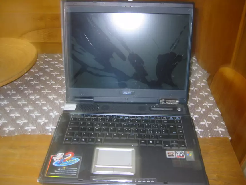 Notebook ASUS Z8100 per ricambi LEGGERE