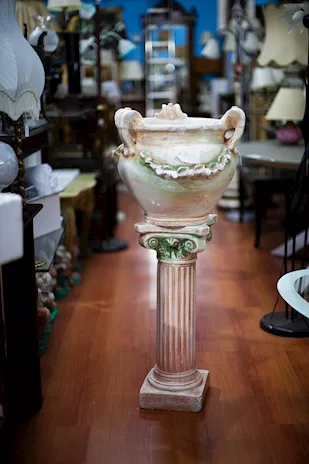 Vaso Decorativo su colonna scanalata - 24484