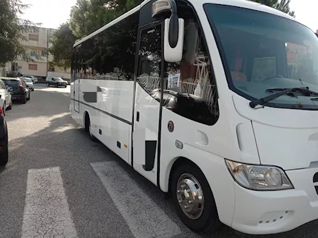 BELUGA Mercedes.27 posti - Euro 4 Anno 2007 Km 650000 - Anteprima 9