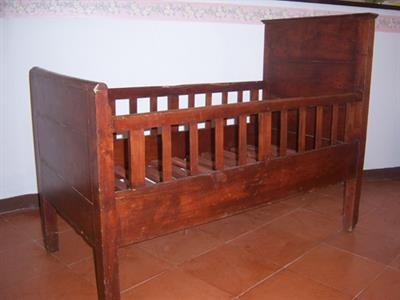 Lettino da bambino con sponde
