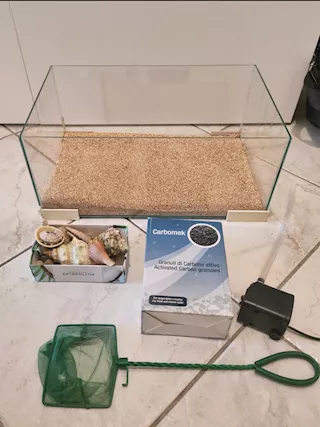 Acquario + accessori + cibo