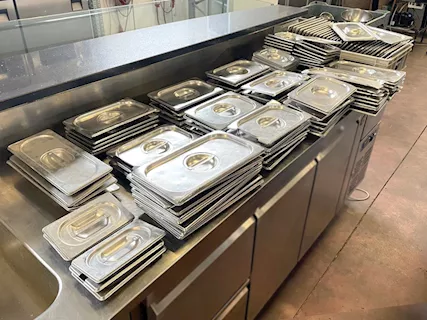 Coperchi per gastronorm in inox e trasparenti usati