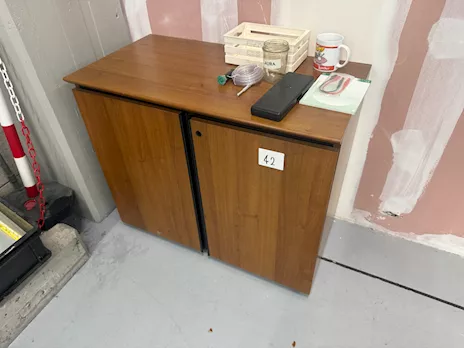 Lotto 4 - Arredi e macchine elettriche ed elettroniche da uf