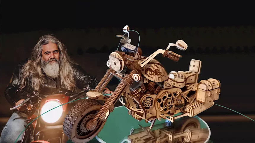 Cruiser motorcycle in legno, in 3D, da tavolo, prezzo non trattabile