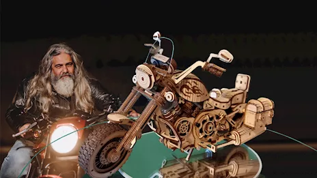 Cruiser motorcycle in legno, in 3D, da tavolo