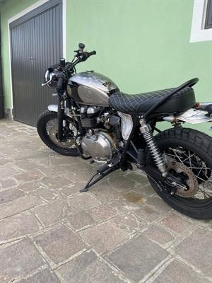 Triumph Scarmbler