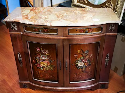 Piccola Credenza Stile Classico in Noce Scuro
