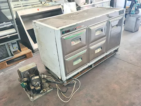 Retrobanco frigo con motore remoto usato