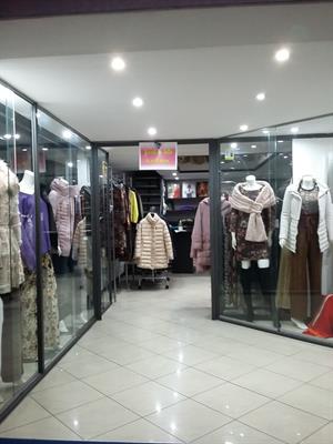 Portici cedesi avviatissimo negozio abbigliamento donna