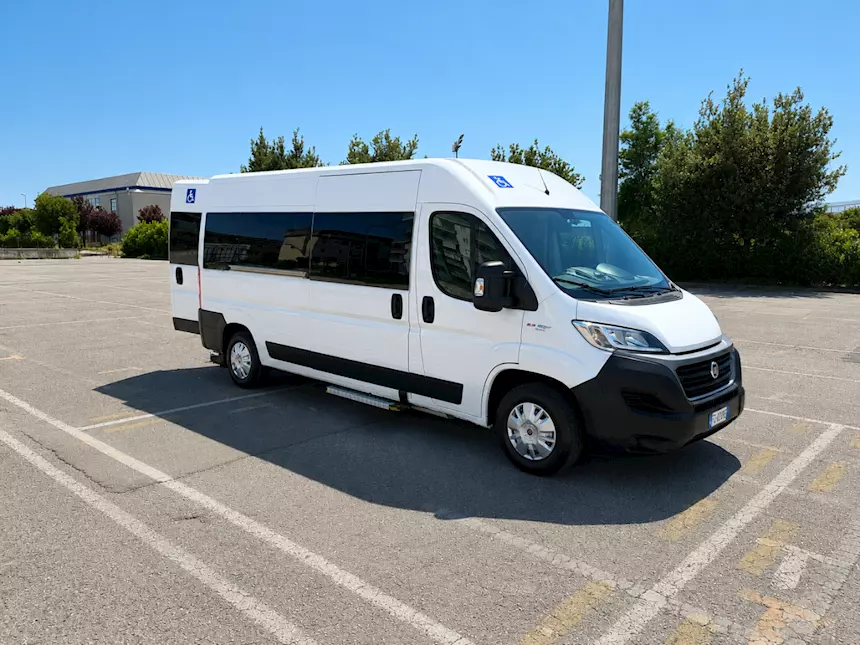 Foto 5Fiat Ducato Maxi Passo Extra 9 Posti Trasporto Disabili, con pedana
