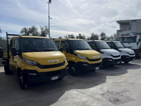 IVECO DAILY 7 POSTI 3 POSTI VARIE DISPOBILITÀ