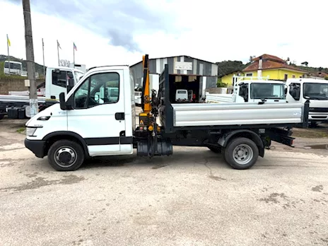 Camion Iveco Daily 35c17 ribaltabile e gru