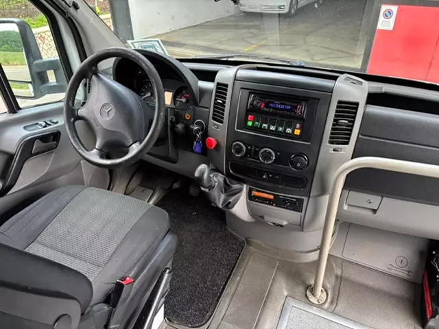 Foto 4MB 519 CDI Marca Mercedes, cambio automatico