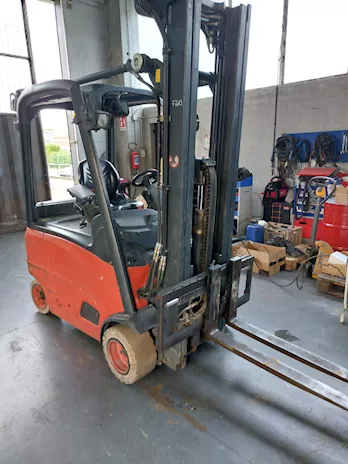 MULETTO/CARRELLO ELEVATORE LINDE ELETTRICO (18 QUINTALI)