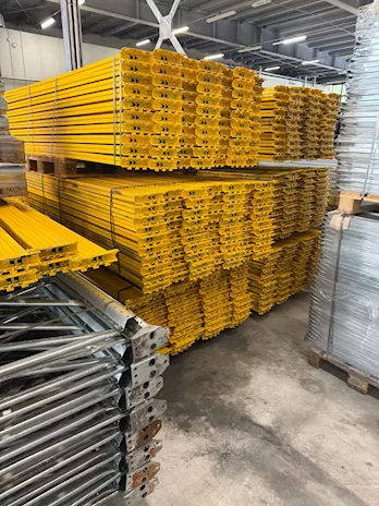 Scaffalatura di vario genere