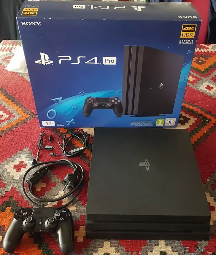 PS4 Pro 1 TB Firmware 9.00