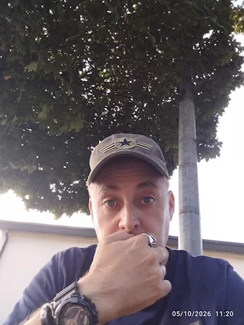 Ragazzo italiano cerca una ragazza