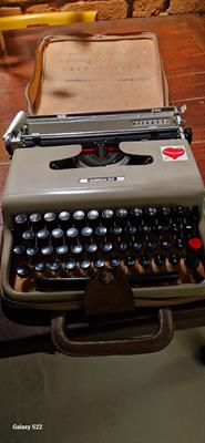 OLIVETTI lettera 22