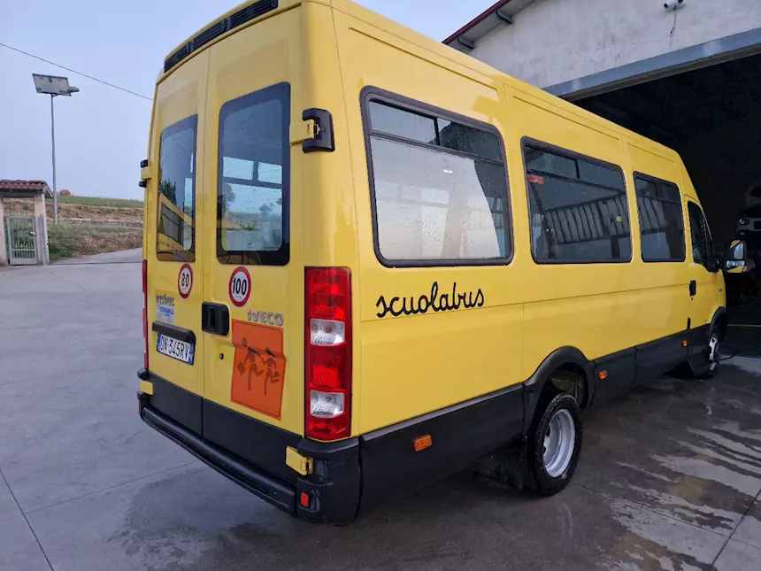 Foto 4Scuolabus varie tipologie Marca Iveco Anno 2010