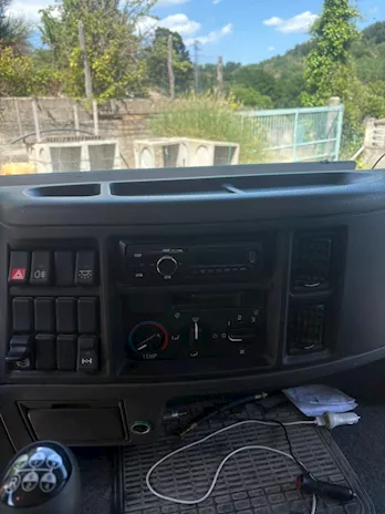 Volvo FL 250 anno 2002 cassane ribaltabile