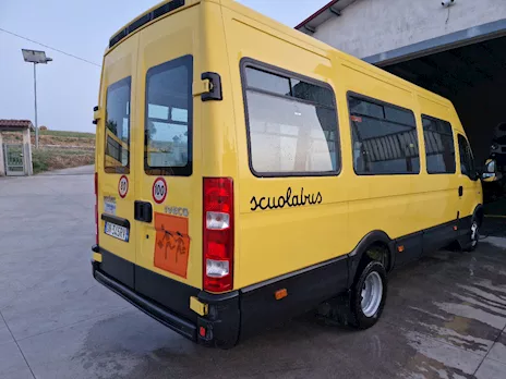 Scuolabus varie tipologie Marca Iveco Anno 2010 - Anteprima 4