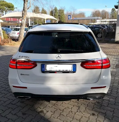 Mercedes-Benz E 220 d Premium AMG