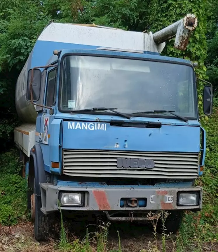 Foto 5Iveco 190-26, cisterna mangimi Anno 1980 Km 315000