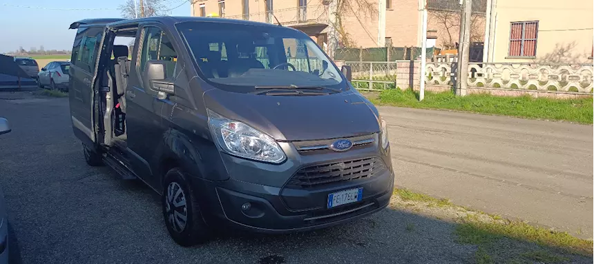 Foto 2Ford Custom Anno 2016 Euro 6, in ottime condizioni