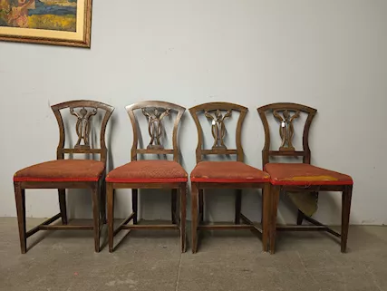 Gruppo di 4 sedie in noce neoclassiche fine '700. mis h92