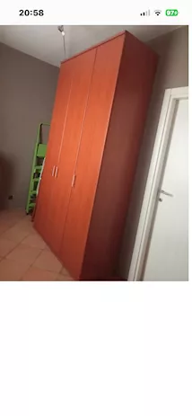 armadio in buone condizioni.
