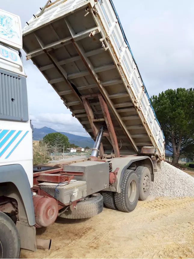Foto 4I90,36 ribaltabile varie disponibilità 2 assi 3 assi Iveco Anno 1990